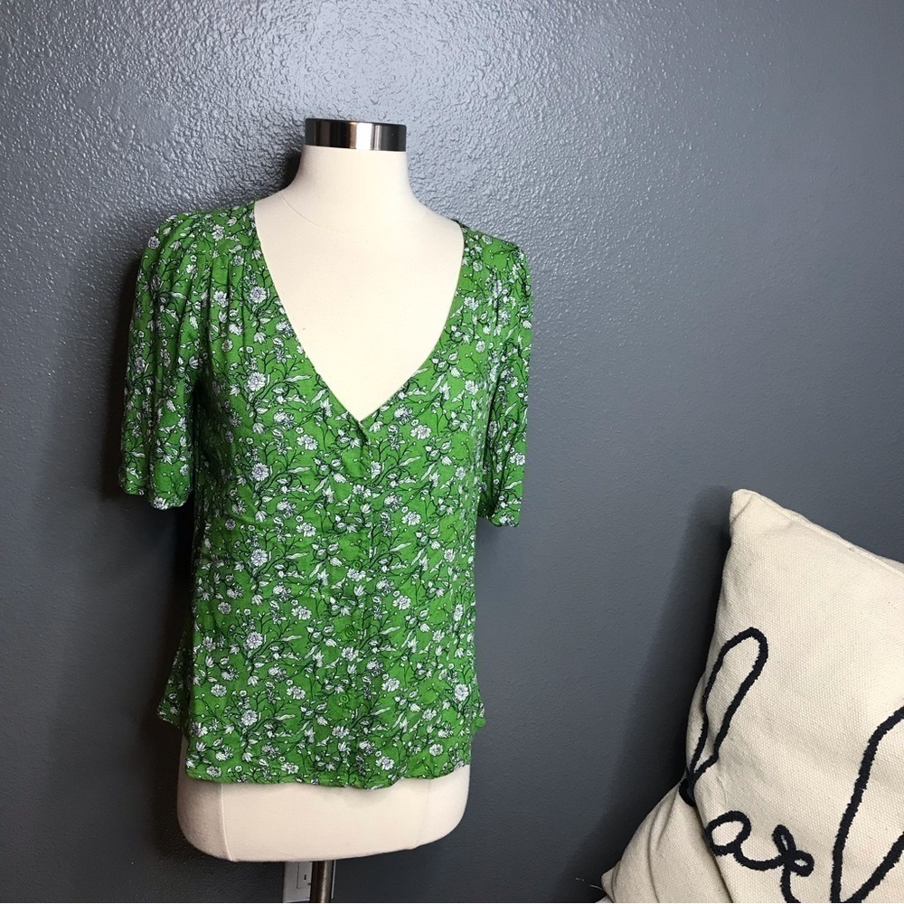 Hinge green floral top size XS